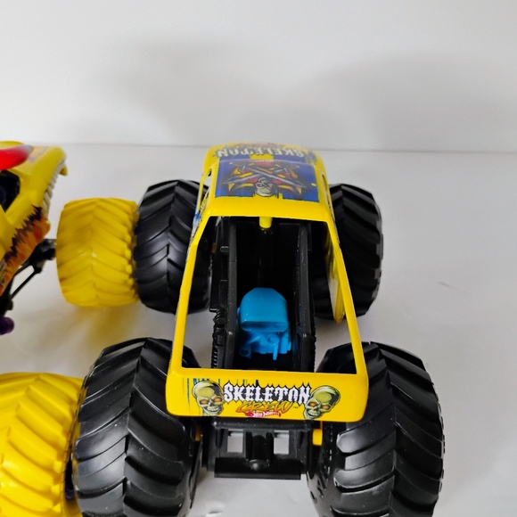 Monster Jam El Toro Loco 5”x7” Diecast Monster Truck And Skeleton Crew Monster - Picture 5 of 8